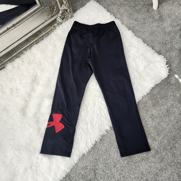 Under Armour Cold Gear Loose Fit Pants. Size Youth Large. New without tags. - Picture 2 of 8